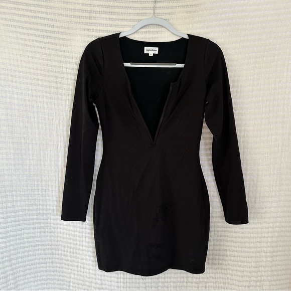 Superdown Emmy Deep V Bodycon Cocktail Mini Dress - Picture 4 of 10